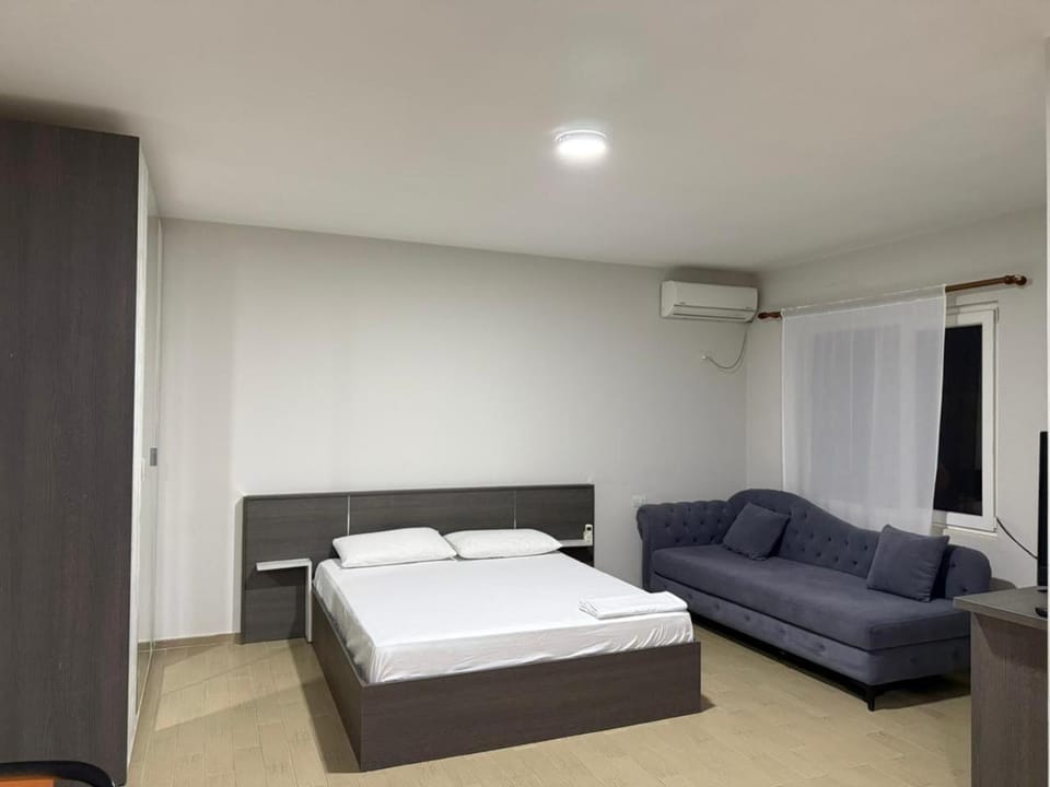 Bed, Photo of the whole room, Bedroom, air conditioner