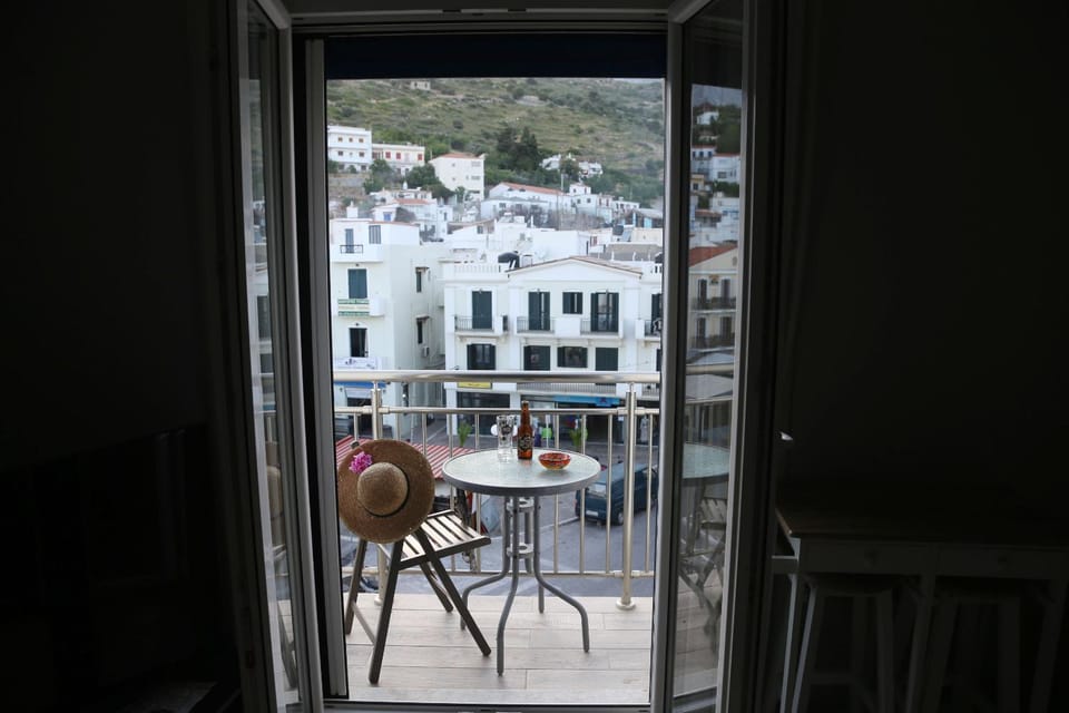 View (from property/room), Balcony/Terrace, City view