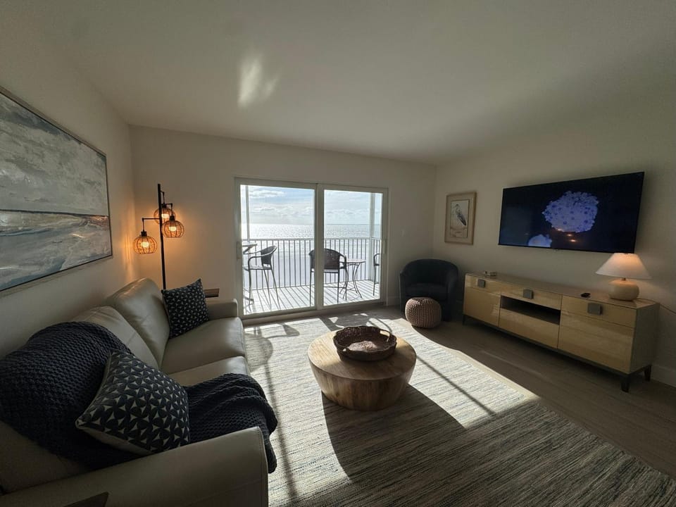 Irresistible Beach Life, Spectacular Sunsets - FMB - Condo Sunset Vista - Roelens House in Estero Island