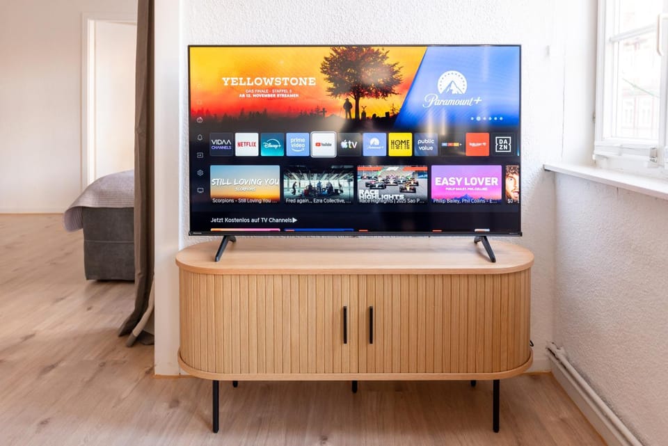 Communal lounge/ TV room, TV and multimedia, Evening entertainment