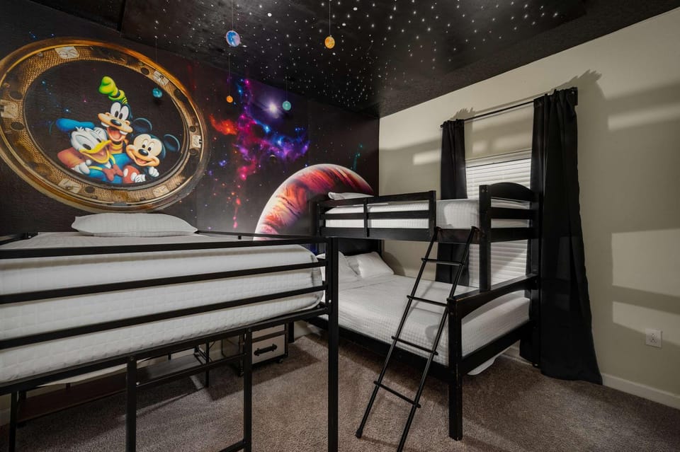 Free Waterpark Heated Pool just minutes to Disney House in Four Corners