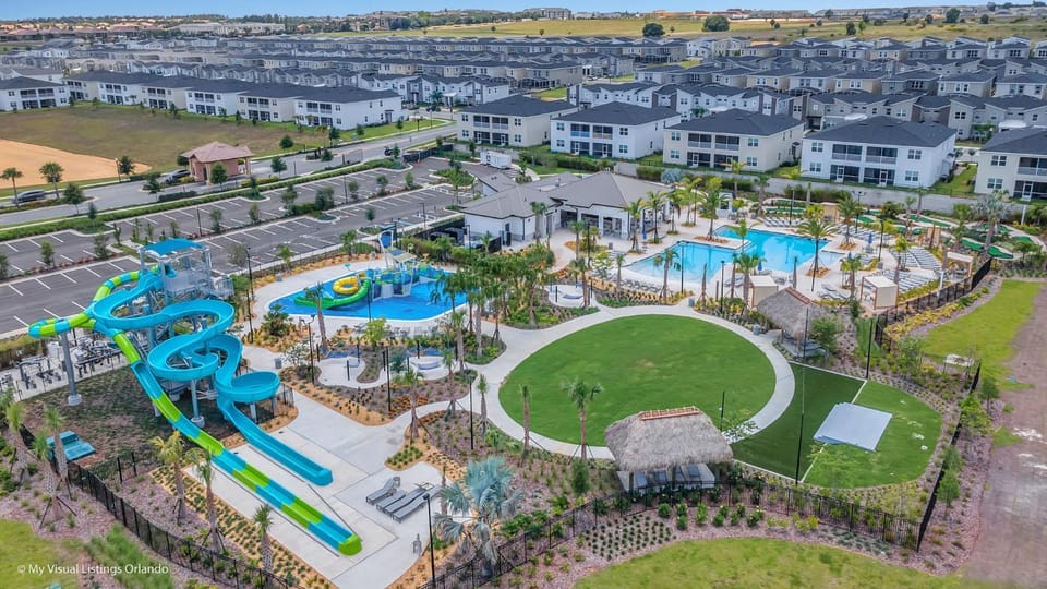Free Waterpark Heated Pool just minutes to Disney House in Four Corners