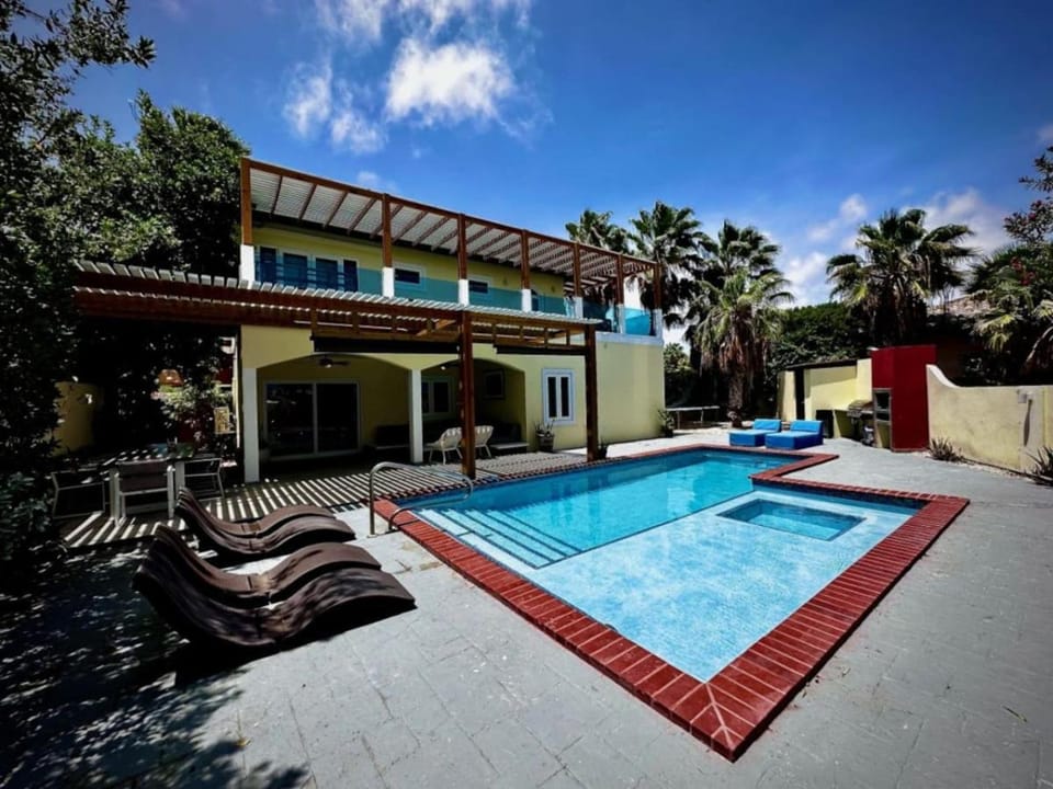 Merlot Villas Aruba private pool from Palm Beach Villa in Noord