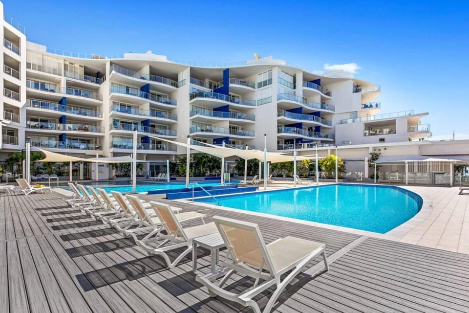 3BR 3BATH Resort Apt, 2 pools, Gym, 2 Car Pk, Stunning VIews Apartment in Hervey Bay
