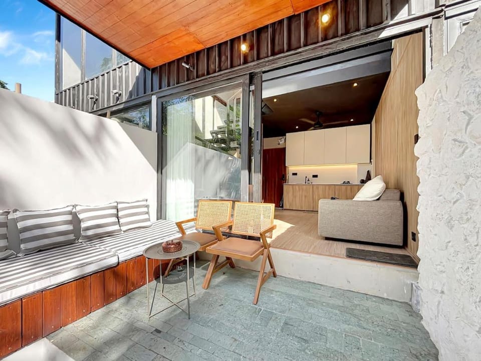 Patio, Balcony/Terrace, sunbed