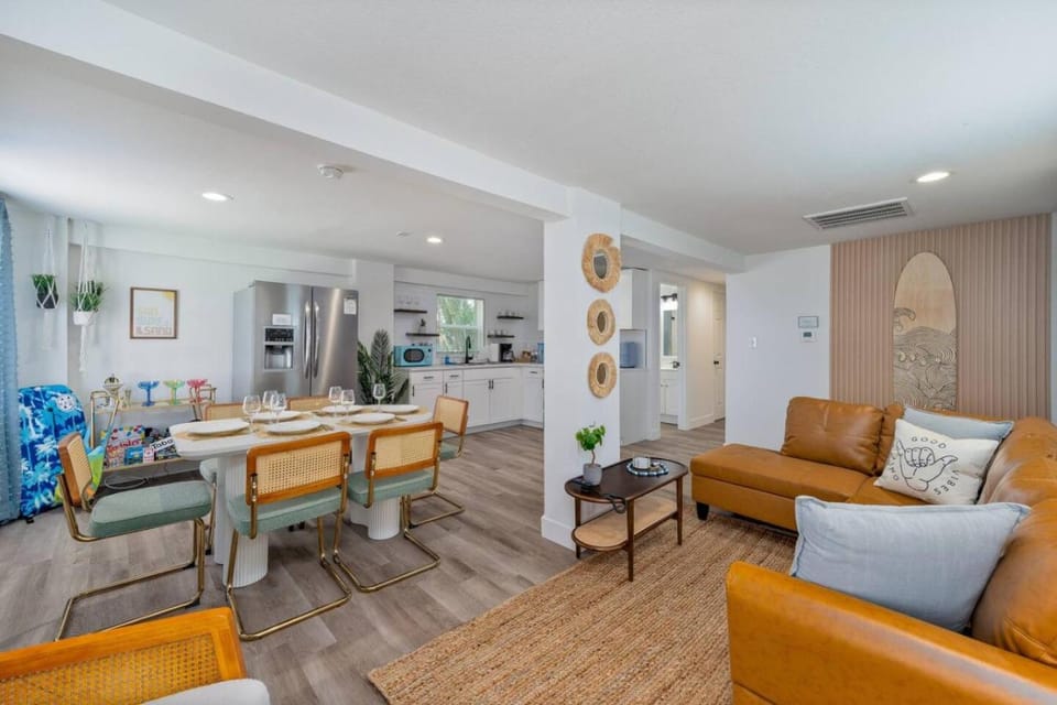 Cocoa Hideaway with Air Hockey, Darts and Beach Gear House in Florida