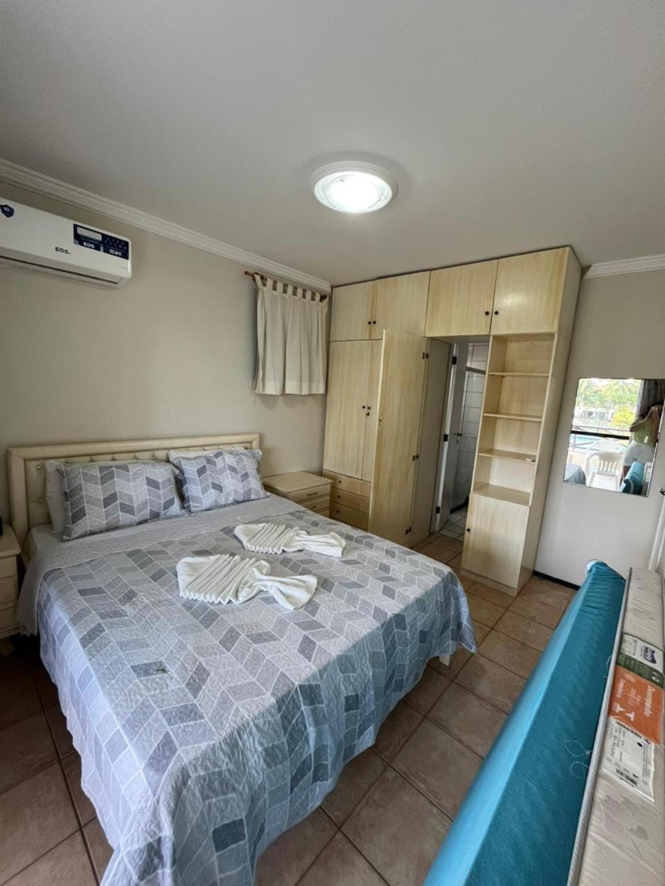 Bed, Bedroom, towels, air conditioner