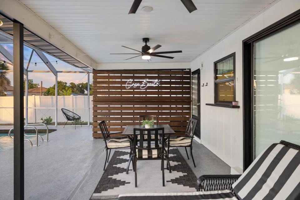 Patio, Dining area