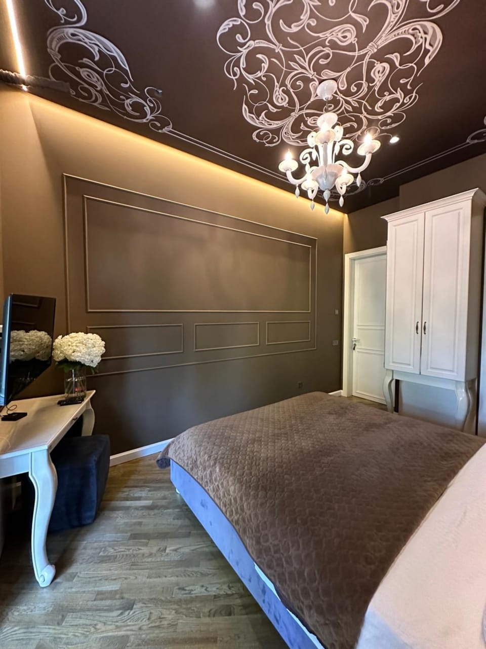 Готель Бутік на Кобилянській Мон Арт Hotel in Ukraine