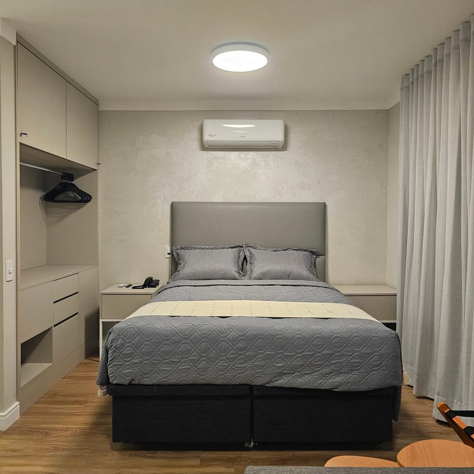 Bed, Bedroom, locker