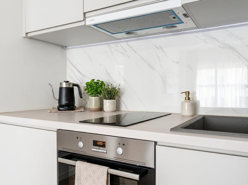 Coffee/tea facilities, Kitchen or kitchenette, minibar, oven, pet friendly, stove, toaster