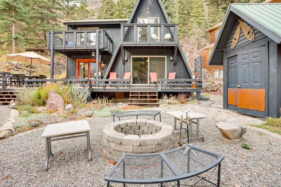 The Switzerland of America Downtown Ouray Cabin! Cabin in Ouray