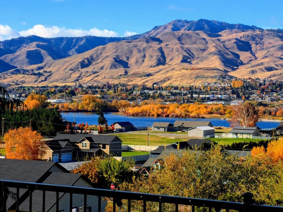 Day, Natural landscape, Bird's eye view, City view, Mountain view