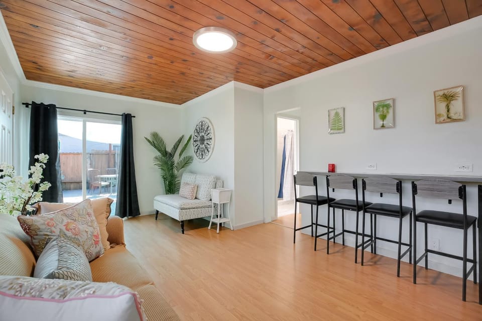 Goodland Green House House in Goleta