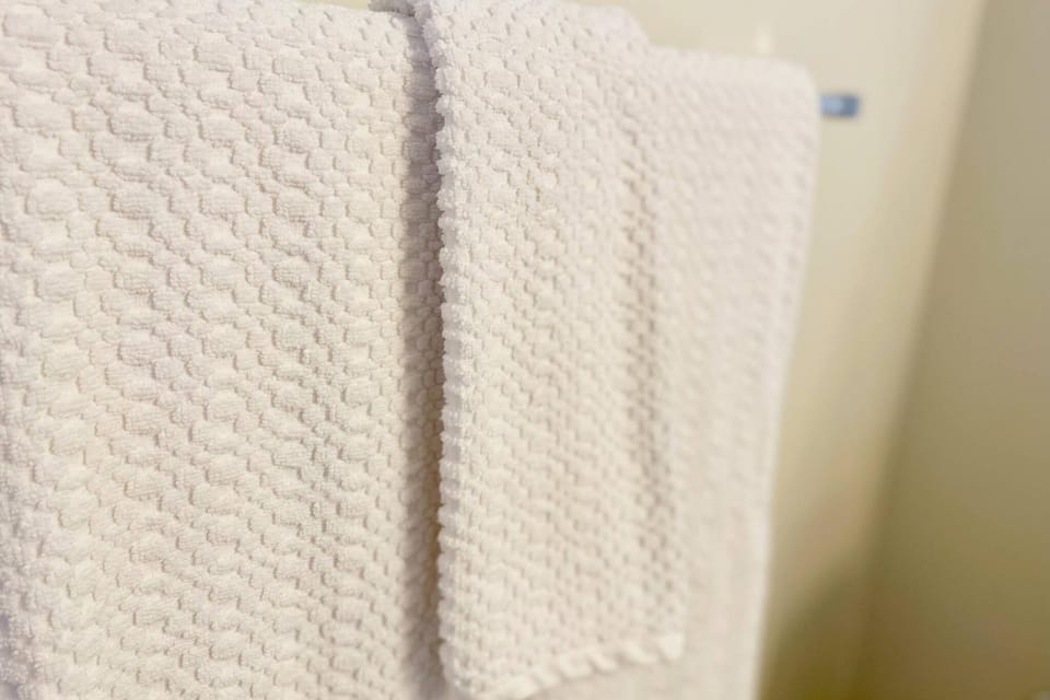 Bathroom, towels