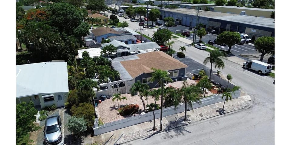 Neighbourhood, Bird's eye view