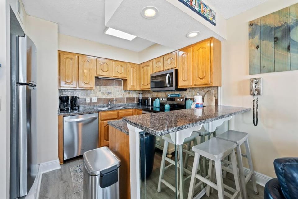 Boardwalk 184 by Youngs Suncoast Apartment in Gulf Shores