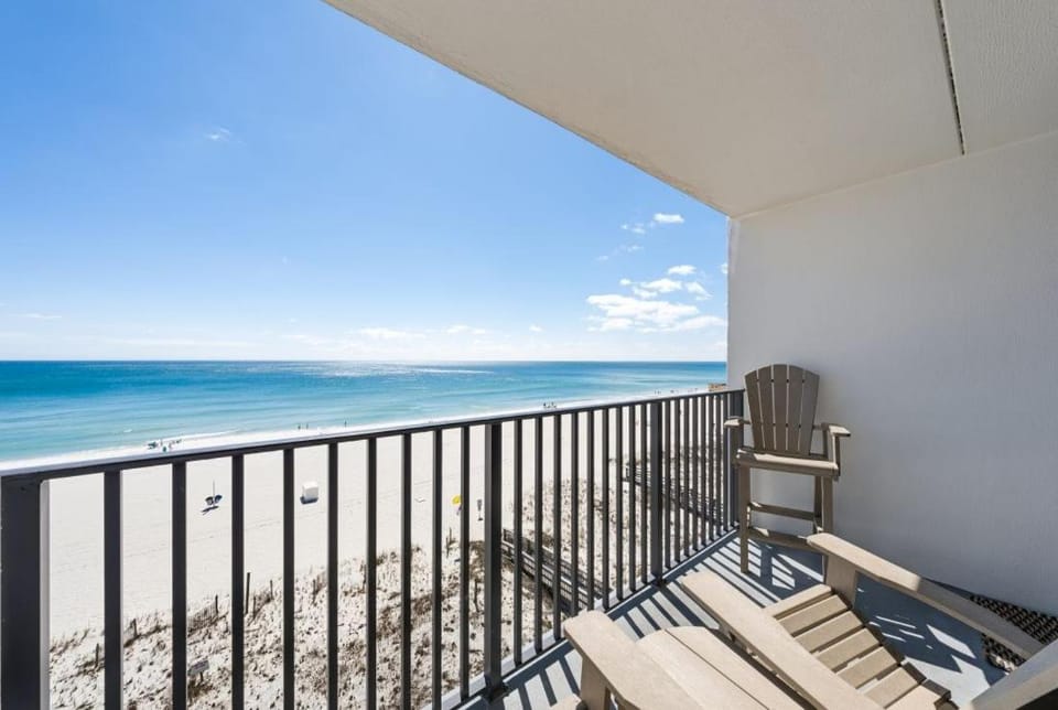 Island Sunrise 565 by Youngs Suncoast Apartment in Gulf Shores