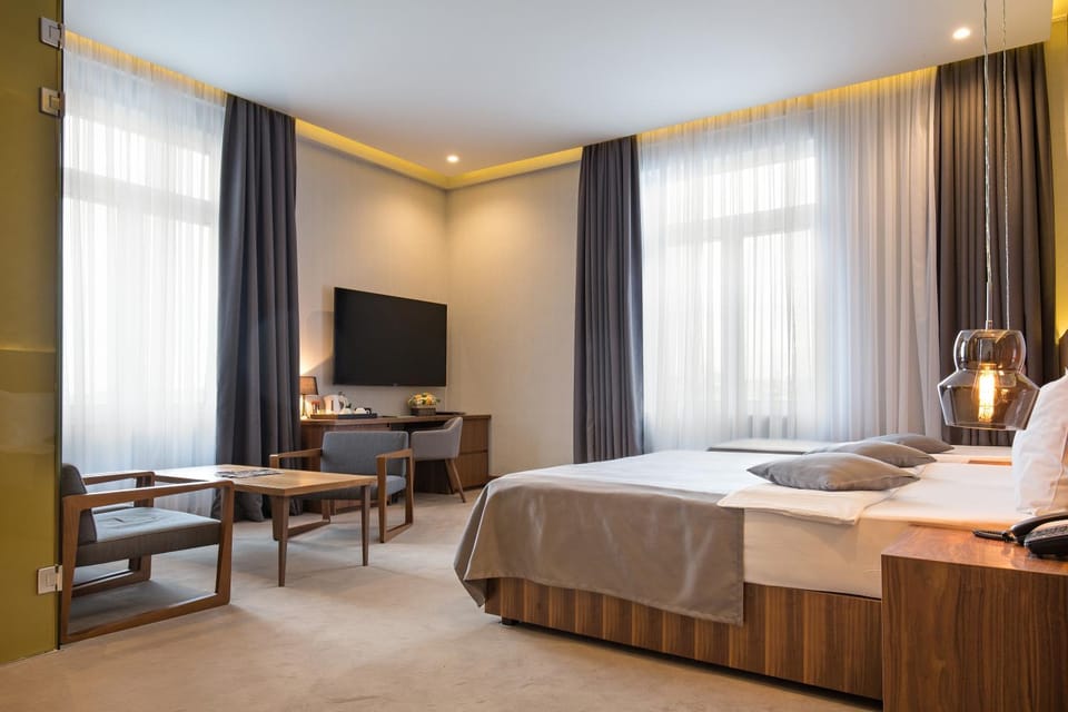 Bed, Coffee/tea facilities, Photo of the whole room, Seating area, Bedroom
