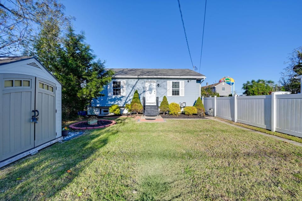Walk to Wildwood Beach: Family Retreat w/ Yard! House in Wildwood