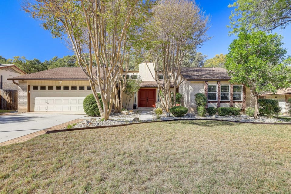 Work, Explore and Unwind Convenient San Antonio Gem House in San Antonio