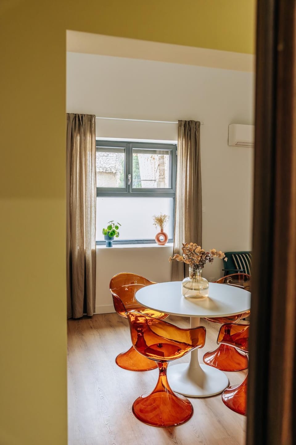 Appartement centre village Tavel Apartment in Rochefort-du-Gard