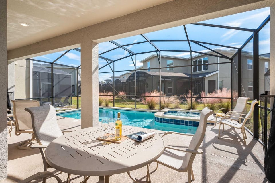 Family villa w pool water park & hot tub House in Kissimmee