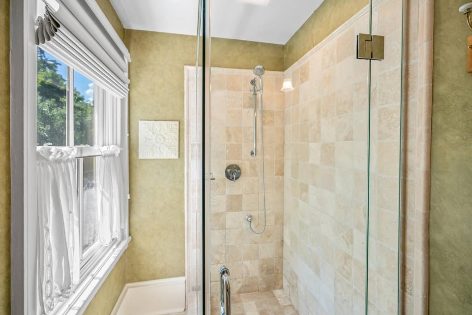 Shower, Bathroom, hair dryier, towels