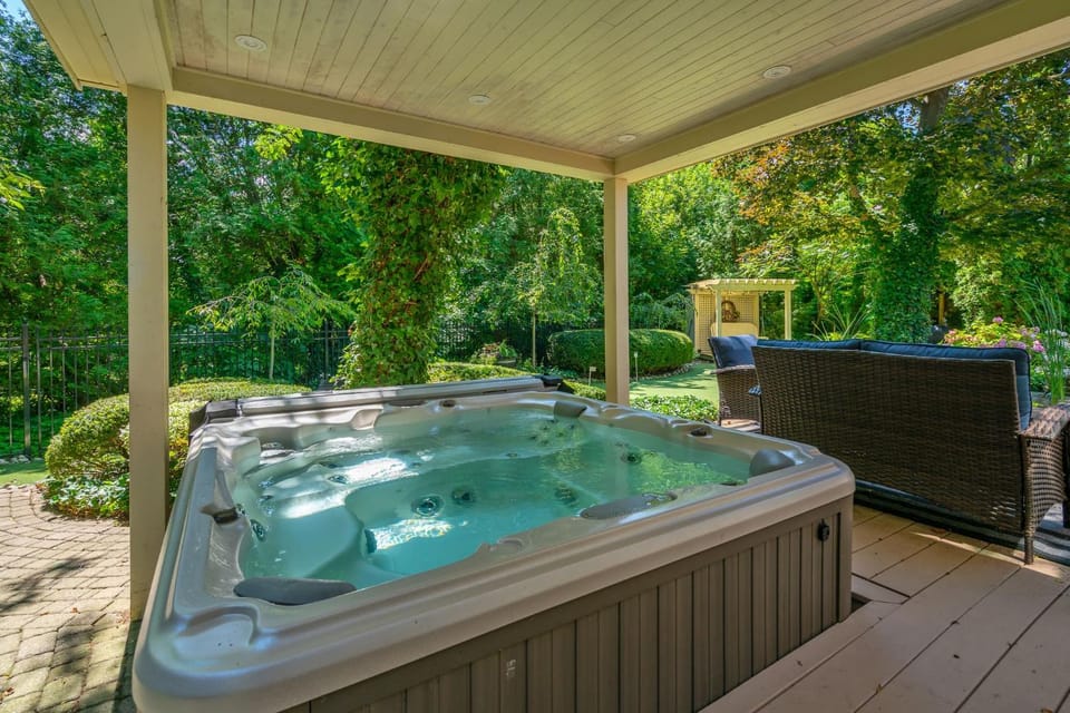 Hot Tub, Guests, Area and facilities