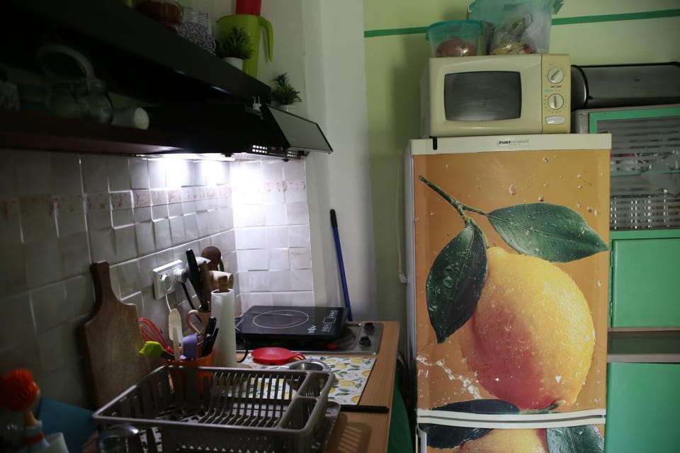 Coffee/tea facilities, Kitchen or kitchenette, microwave, stove