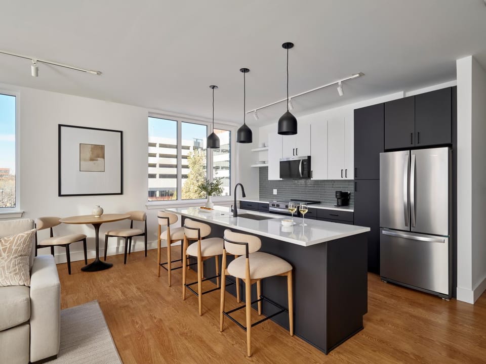 Dining area, kitchen