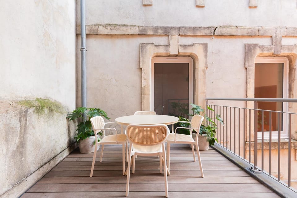 3 pièces d'architecte 2 chambres Terrasse Apartment in Occitanie