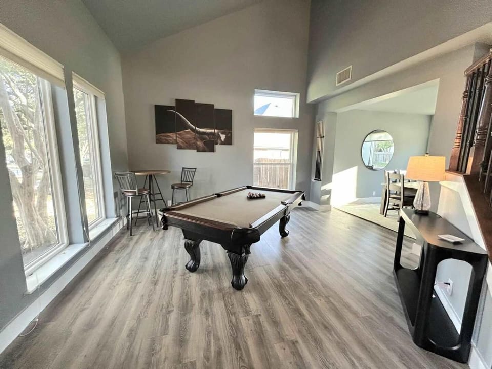 Spacious 4BR North Austin Haven w Private Pool House in Round Rock