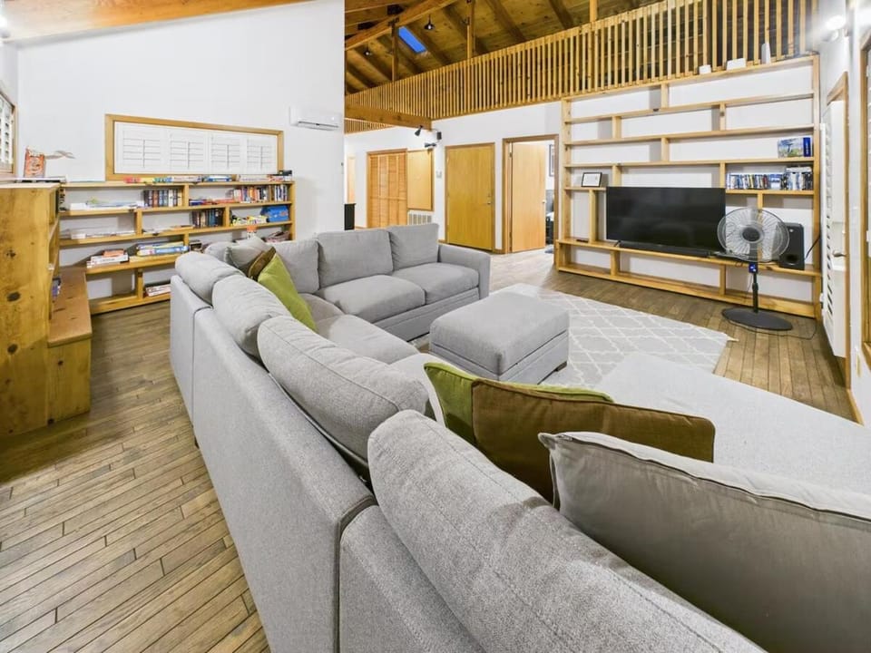 Hilltop Luxury Yosemite Retreat with Spa, Pool, Views House in Bootjack