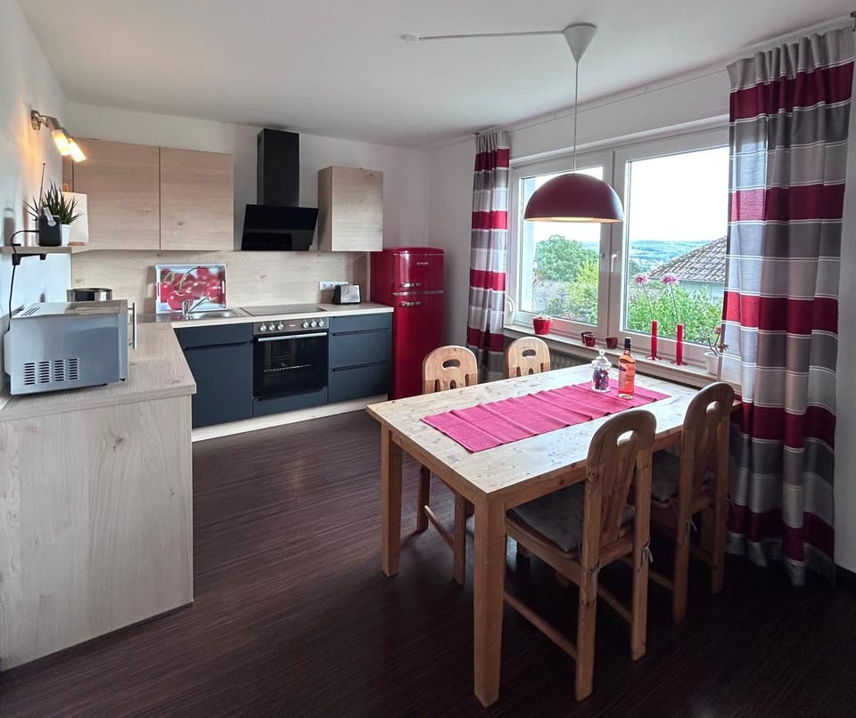 Kitchen or kitchenette, Dining area, dishwasher, oven, pet friendly, stove, toaster