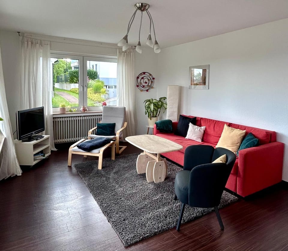 TV and multimedia, Living room, Seating area, internet