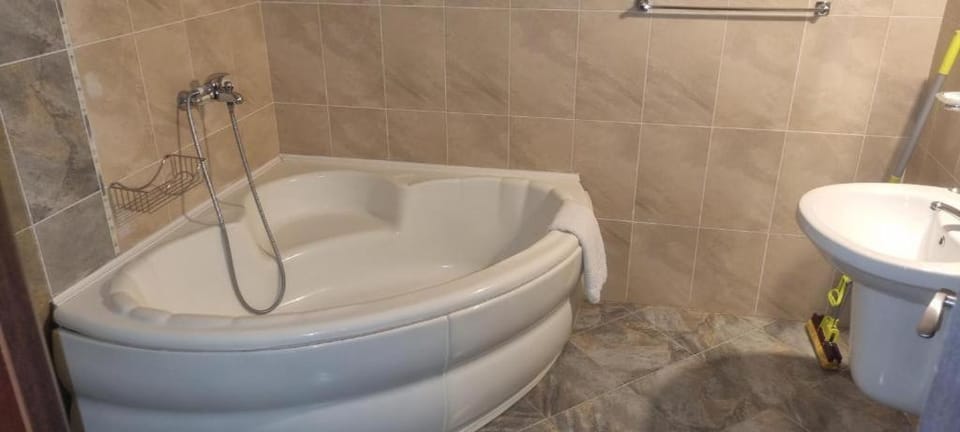 Shower, Toilet, Bathroom, Bath