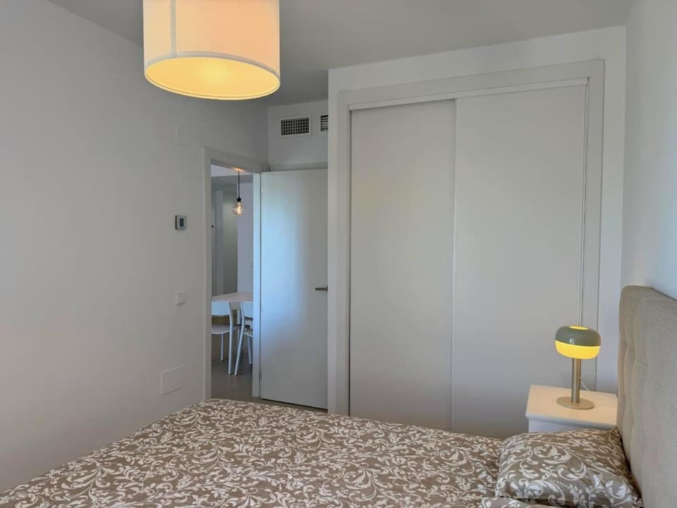 1º línea de playa con vistas, piscina & parking Apartment in Axarquía