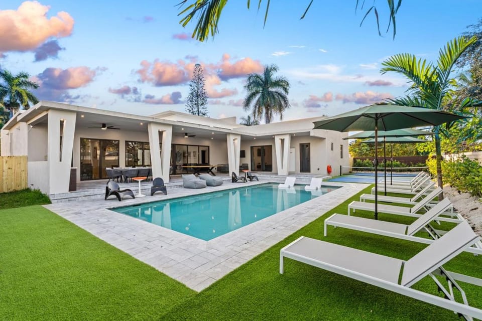 Balcony/Terrace, Garden view, Swimming pool, sunbed