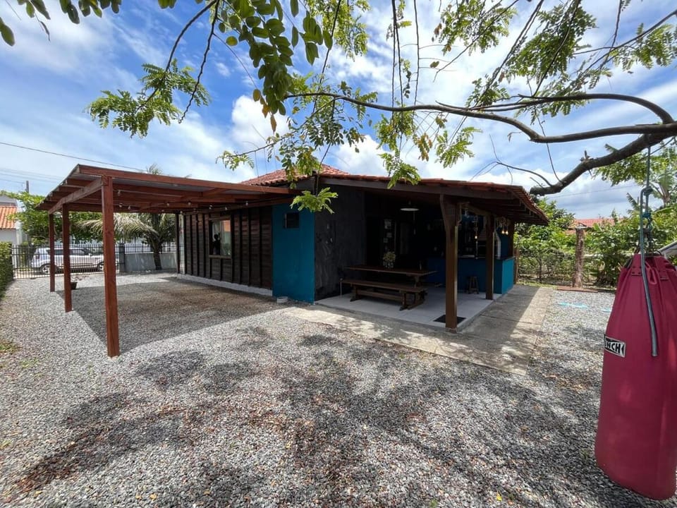Cabana Caiçara House in São Francisco do Sul