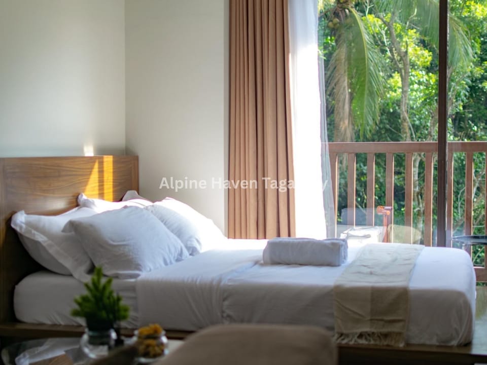 Bed, View (from property/room), Balcony/Terrace, Bedroom