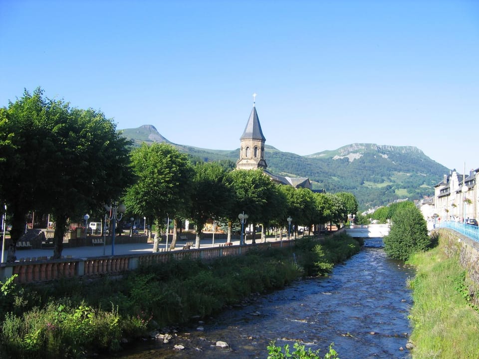 Appartement pour 6 à La Bourboule avec WiFi - FR-1-858-12 Apartment in Auvergne-Rhône-Alpes