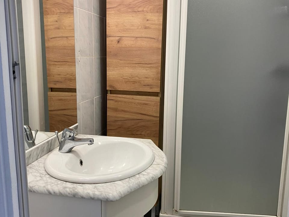 Appartement 6 personnes au cœur de La Bourboule - FR-1-858-23 Apartment in Auvergne-Rhône-Alpes