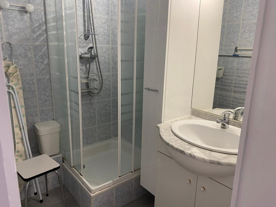 Appartement cosy au centre de La Bourboule, accueille 4 personnes - FR-1-858-27 Apartment in Auvergne-Rhône-Alpes
