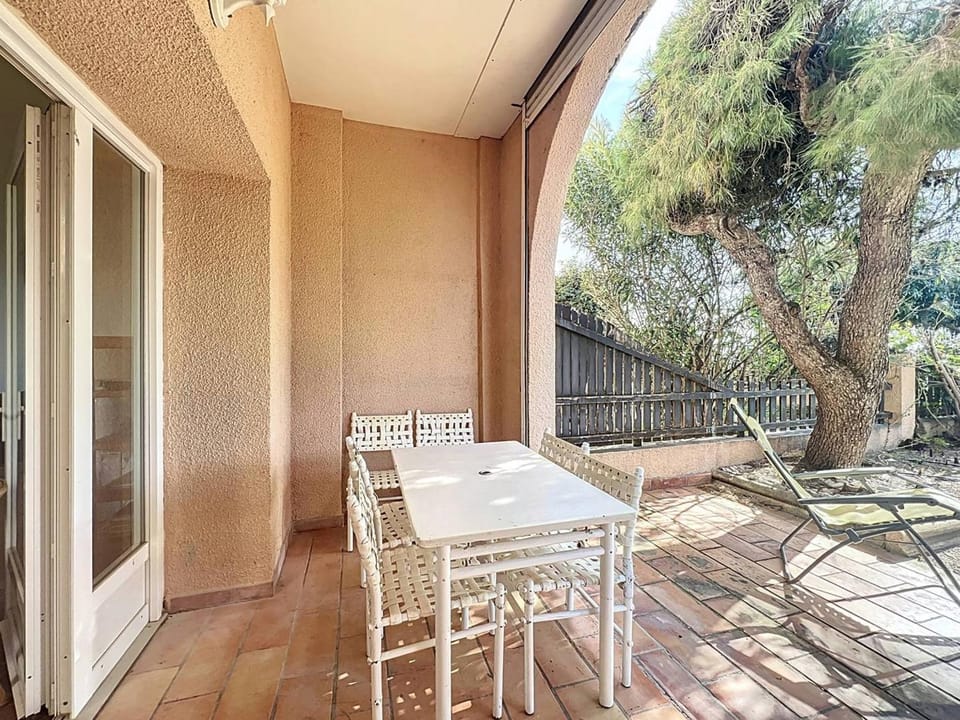 Appartement 3 pièces avec accès direct plage - FR-1-770-64 Apartment in La Cadière-d'Azur