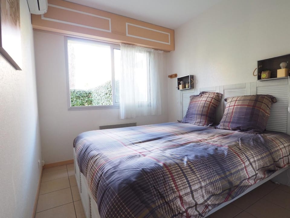 T2 Rez-de-Jardin Proche Plage à Arcachon avec Parking - FR-1-474-284 Apartment in Arcachon