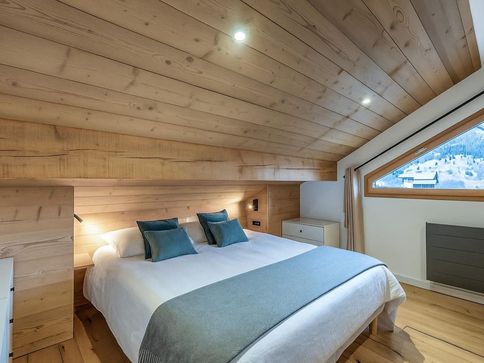 Appartement rénové 2 chambres près des pistes avec terrasse, WiFi et parking - FR-1-566-85 Apartment in Les Allues