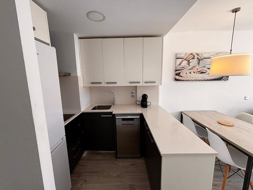Apartamento luminoso cerca de la playa con piscina compartida - ES-323-94 Apartment in Baix Empordà