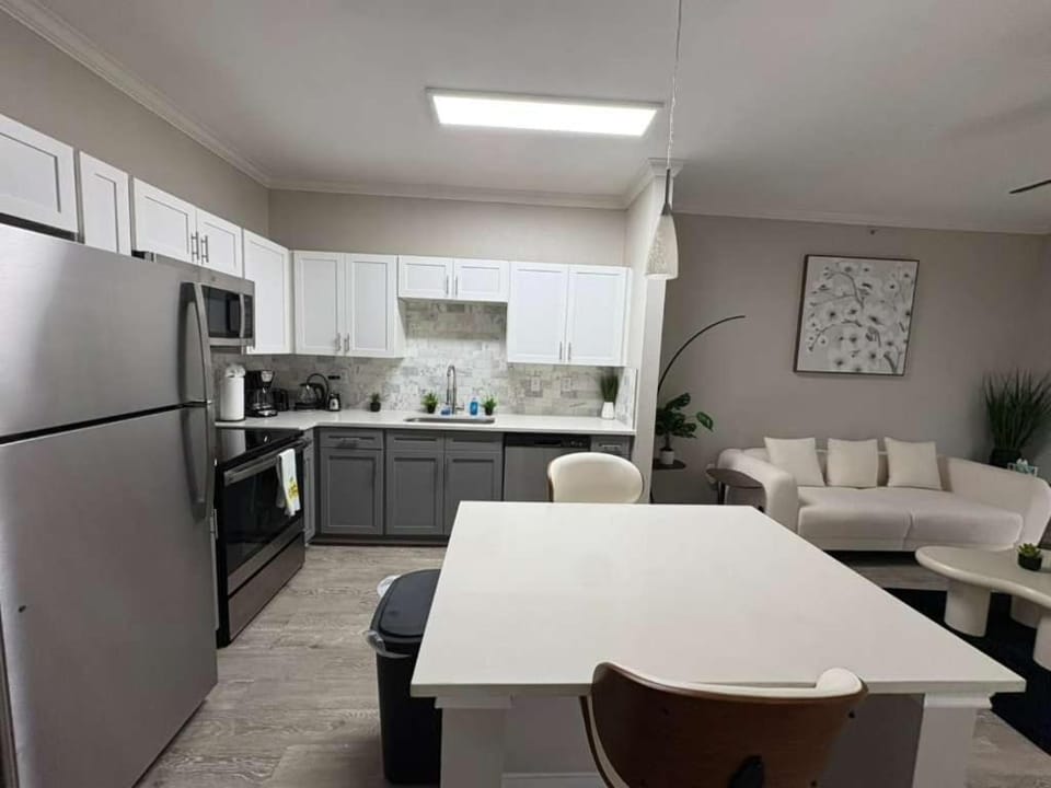 Chic Magnolia 1BR Lake Conroe & Nature Trails Apartment in The Woodlands