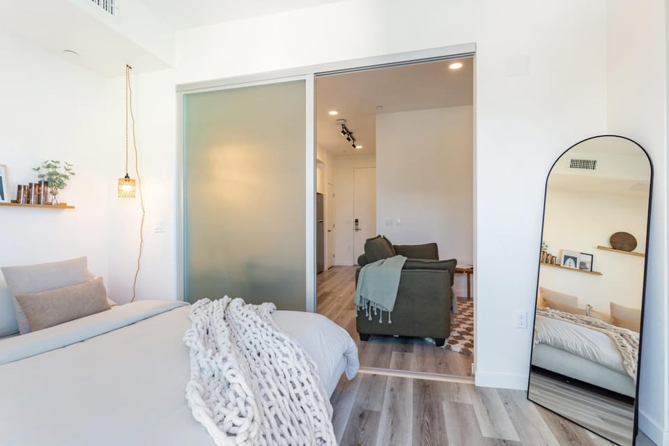 Bed, Living room, Bedroom